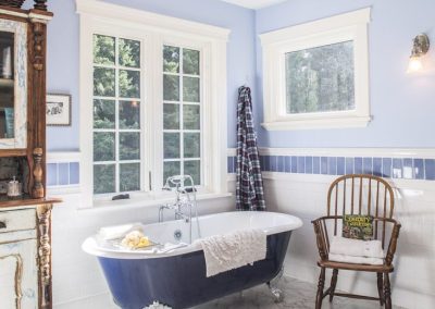 Vishnu Renovation, clawfoot tub